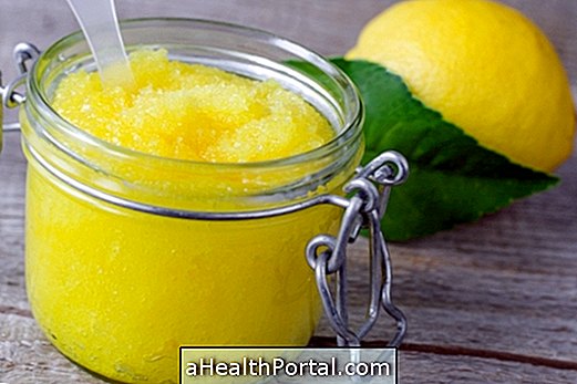 5 recettes exfoliantes faites maison pour peau grasse